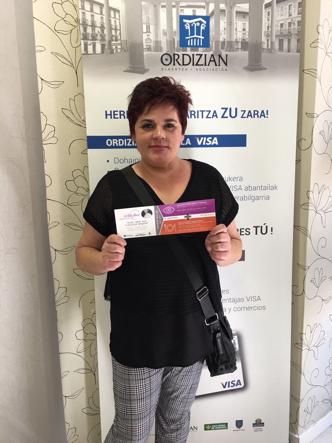izas