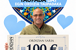 Ganador con cheque de 100 1